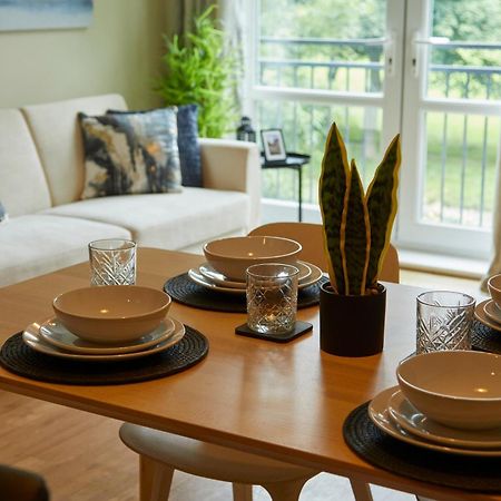 Stylish 2-Bedroom Apartment With Free Parking Halifax Kültér fotó